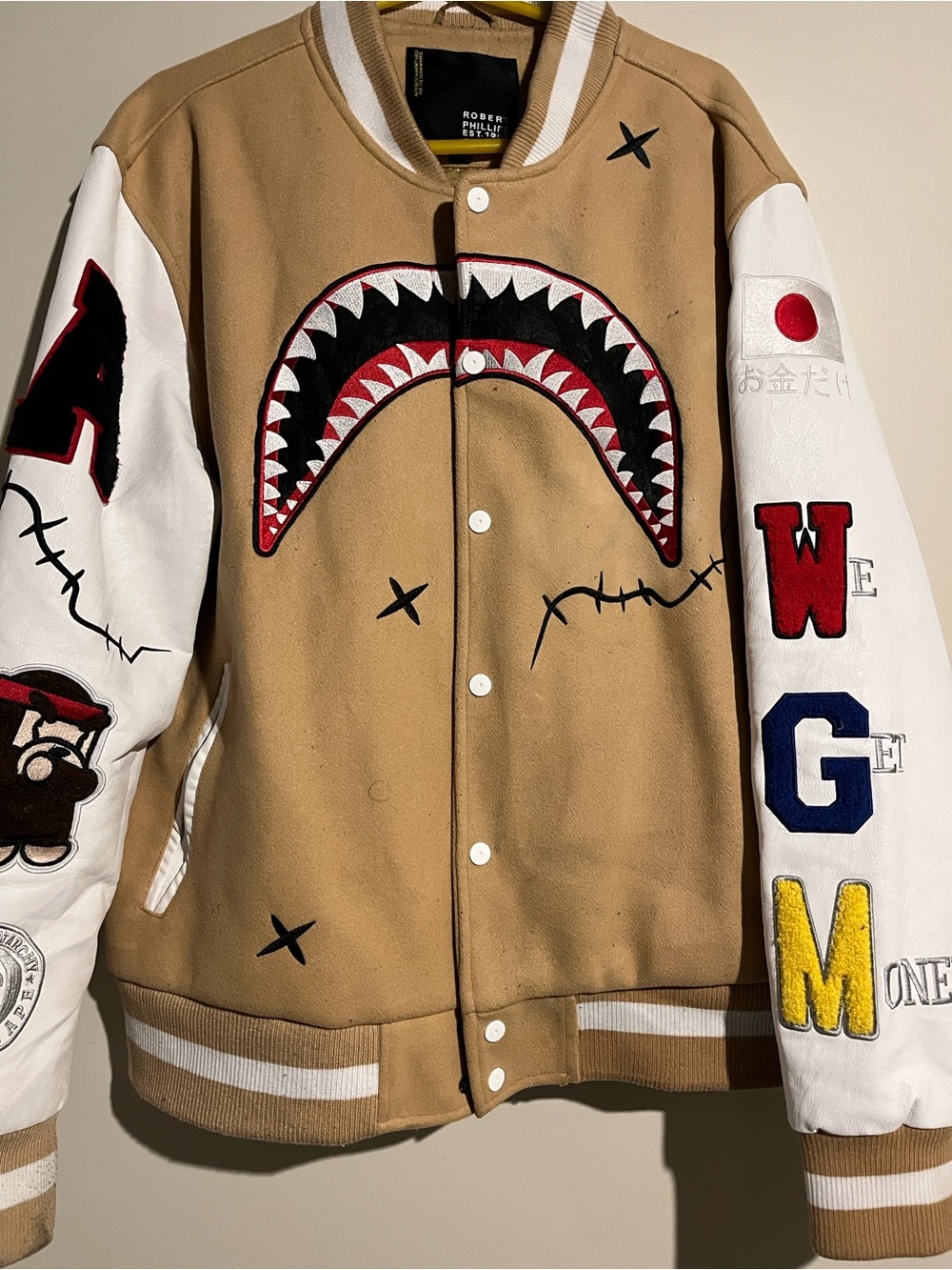 Shark Mouth Appliqué Varsity Jacket - Tan & White